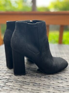 Marc Fisher Black Faux Suede Chunky Heel Ankle Booties Vegan Suede